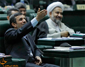 وزیر کار قربانی ابقای سعید مرتضوی / احمدی نژاد باید برای کابینه اش رای اعتماد بگیرد
