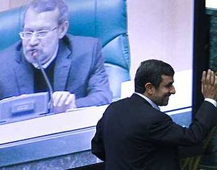 لاريجانی به احمدی‌نژاد: مردم شخصيت شما را بهتر شناختند