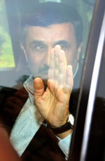 رسانه دولت «شایعه دستگیری احمدی‌نژاد» را توطئه خواند