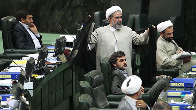 حسینیان: ۲۰ درصد از کابینه پیشنهادی روحانی رأی نمی‌آورند