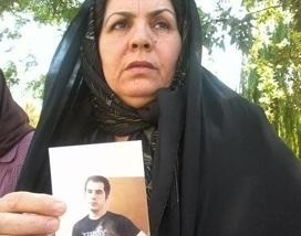 نامه مادر حسین رونقی به آیت الله خامنه ای: نمی توانم شاهد زجر کشیدن فرزند بی گناهم در زندان باشم