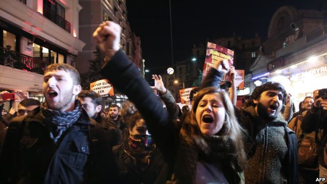 استانبول؛ اعتراض به «محدودیت‌های اینترنتی» به درگیری کشیده شد