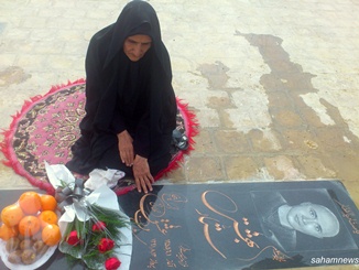 مادر ستار بهشتی: دادگاه “صالح و عادلی” نیافتم و از طرح شکایت مجدد خودداری می کنم